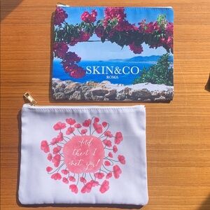 2/$15 Skin&Co Roma Blue and White Skincare Pouch Duo
